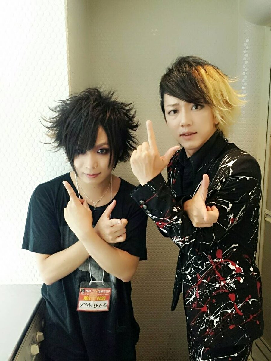 zeallink_LIVE's tweet photo. 【ZEAL LINK TOUR 2016 FINAL】
FINAL時に頂きましたOFFSHOT公開!
ダウトひヵるさん、、Kra結良さんです!
#ZLT2016 https://t.co/VKDJwGxd1Z