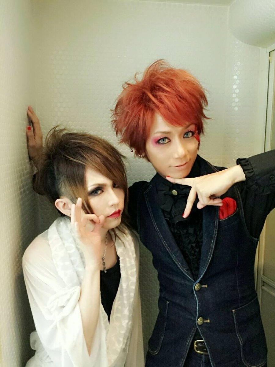 zeallink_LIVE's tweet photo. 【ZEAL LINK TOUR 2016 FINAL】
FINAL時に頂きましたOFFSHOT公開!
SCREWマナブさん、Kra靖乃さんです!
#ZLT2016 https://t.co/f1yBuMqUyw