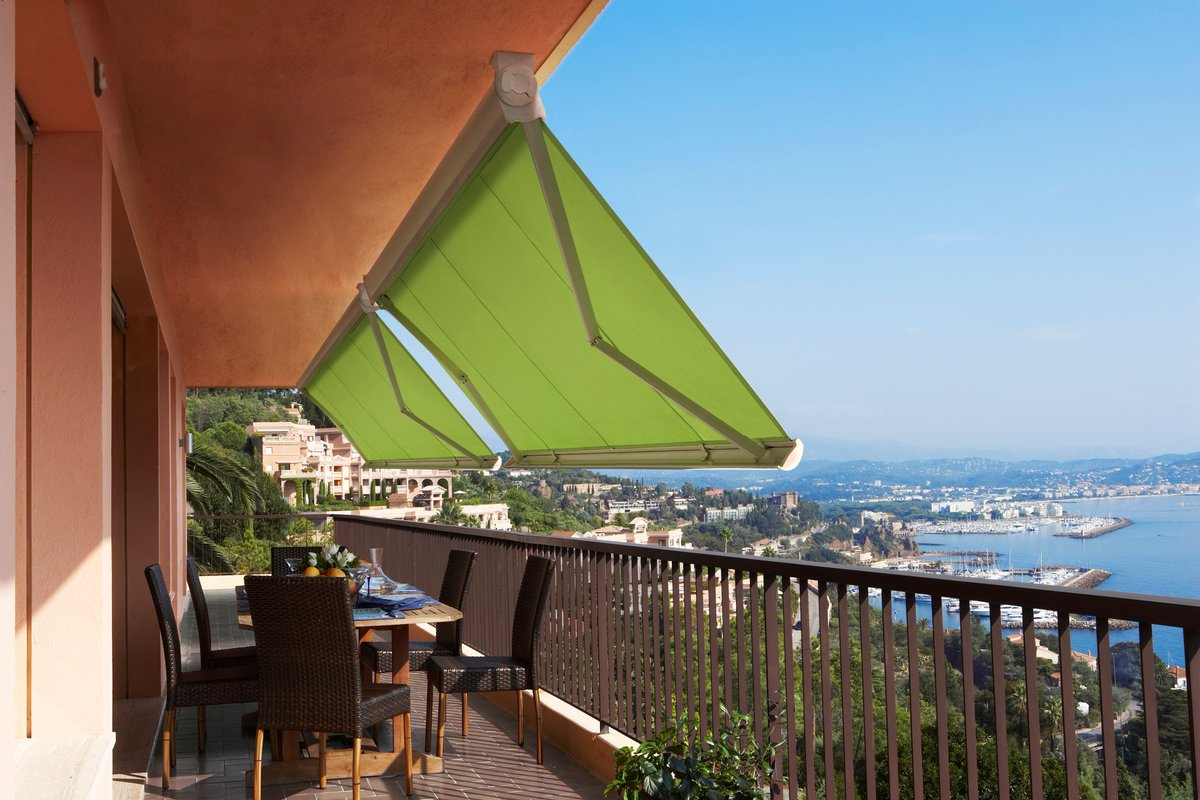 CybStores's tweet photo. Votre #StoreBanne sous 10 jours ouvrés chez Cyb Stores Ouest, c'est possible ! https://t.co/AzEbhCP80N #Terrasse https://t.co/tHaoR4aeVk