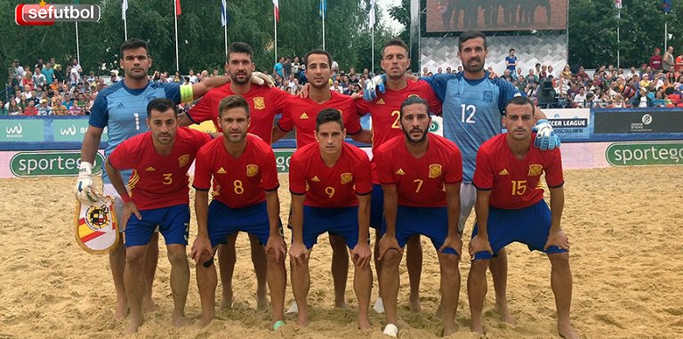 RFAF's tweet photo. Felicidades @SeFutbol campeones y a jugar la Superfinal con 7 andaluces #FutbolPlaya https://t.co/EeGHCbrviJ https://t.co/M5i30tIU9f