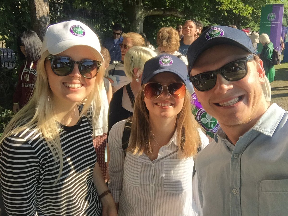 Just beaten the legend himself <a href="/rogerfederer/">Roger Federer</a> #BeatALegend #WimbledonQueue