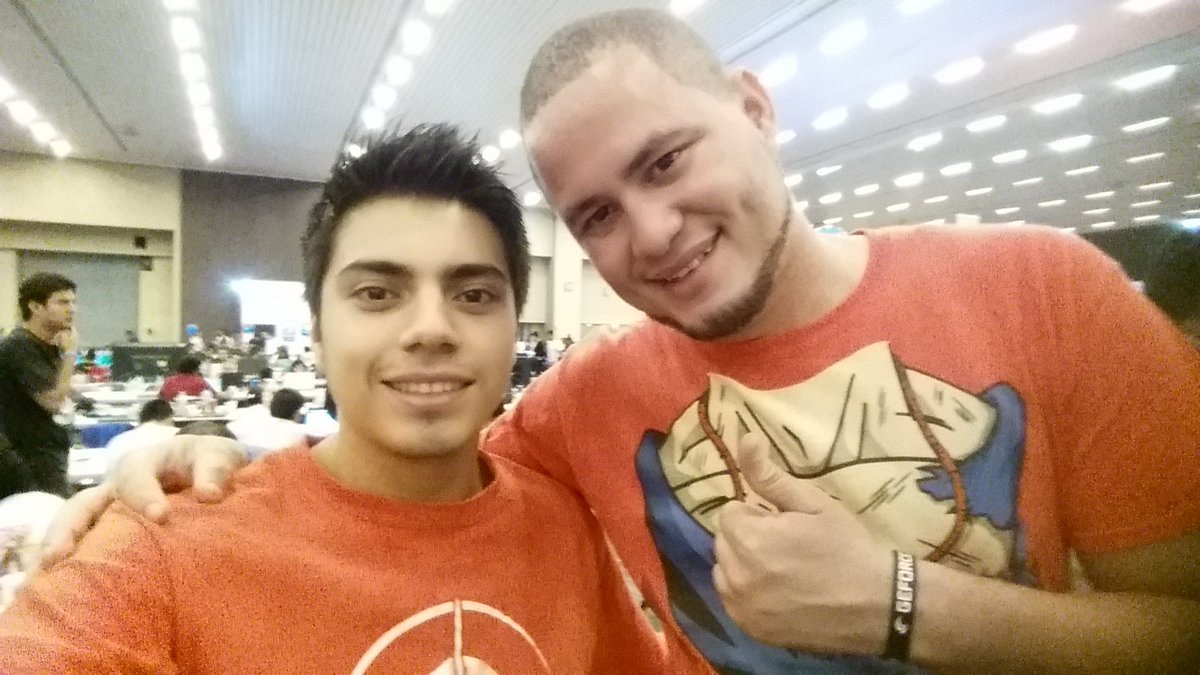 cesar2B3's tweet photo. Mi mejor momento en #CPMX7 fue conocer a marciano y espero que sea mejor en #CPMX8 https://t.co/qn8NNPUKbN