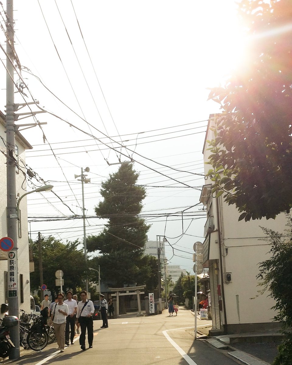 rouky6283's tweet photo. Finished work at 16h15, thanks to the start of Summer time ! Nice weather but too hot ! 30°C outside... #Tokyo https://t.co/EdNwH0nIYJ