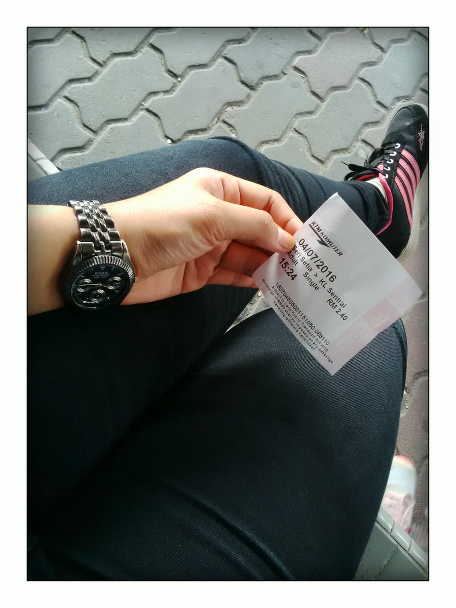 sitimursadah's tweet photo. Ikutan mudik biar kya org2.
#rindurumah #indonesia #malaysia #keretaapi #H-2 #lebaran https://t.co/AKMydn8BMR