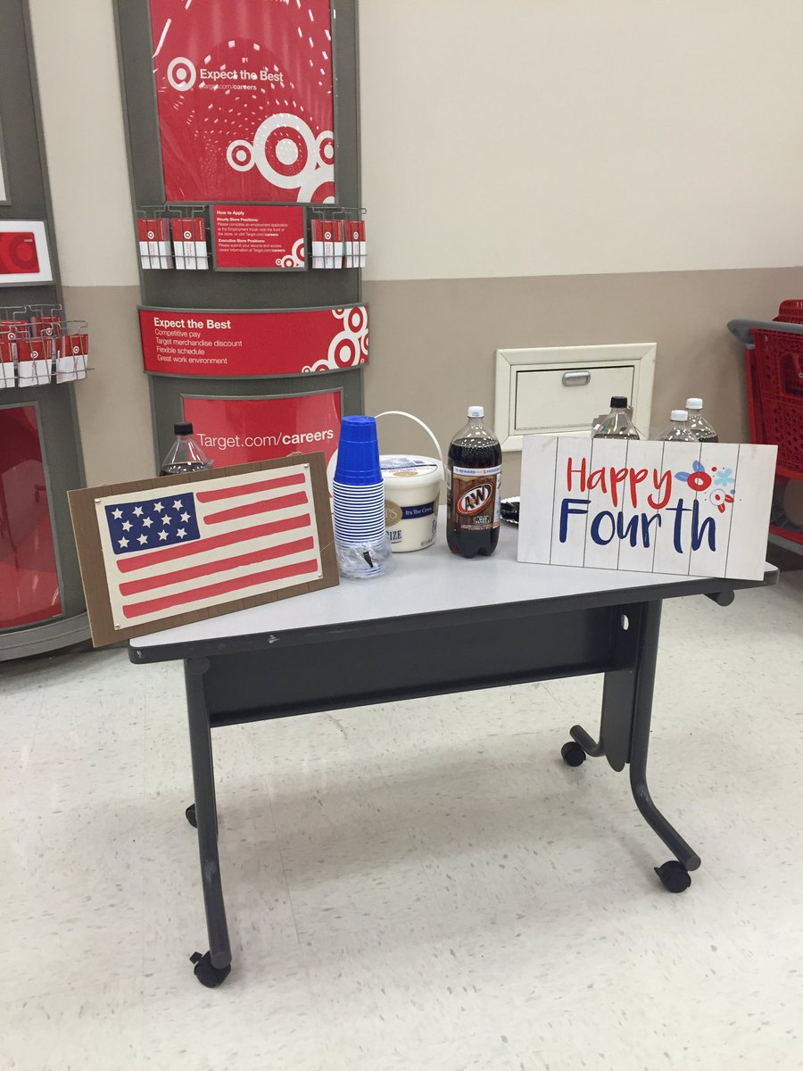 MsHill92's tweet photo. Celebrating the 4th overnight at #1352 #happy4th #Logteam #America #rootbeerfloats https://t.co/x1JCw23IVQ
