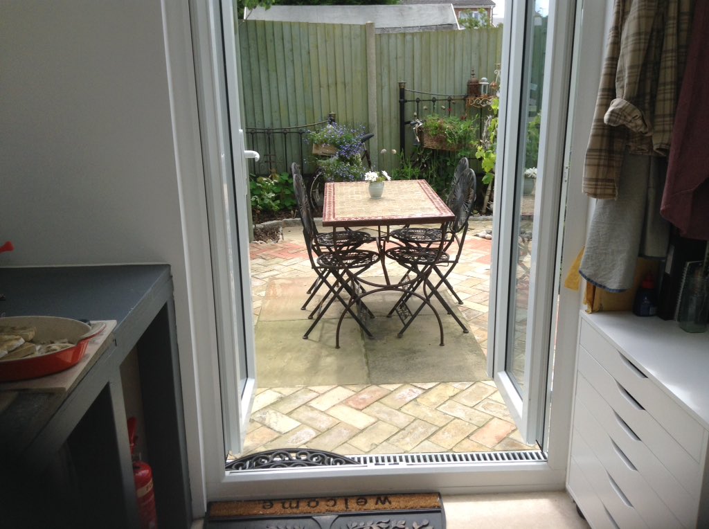 ArtyCarolBanks's tweet image. @CamOpenStudios @EC_Artists first workshop tutorial in new &apos;shed&apos; #silverworkshop, c it @ open studios nxt 3 w/ends