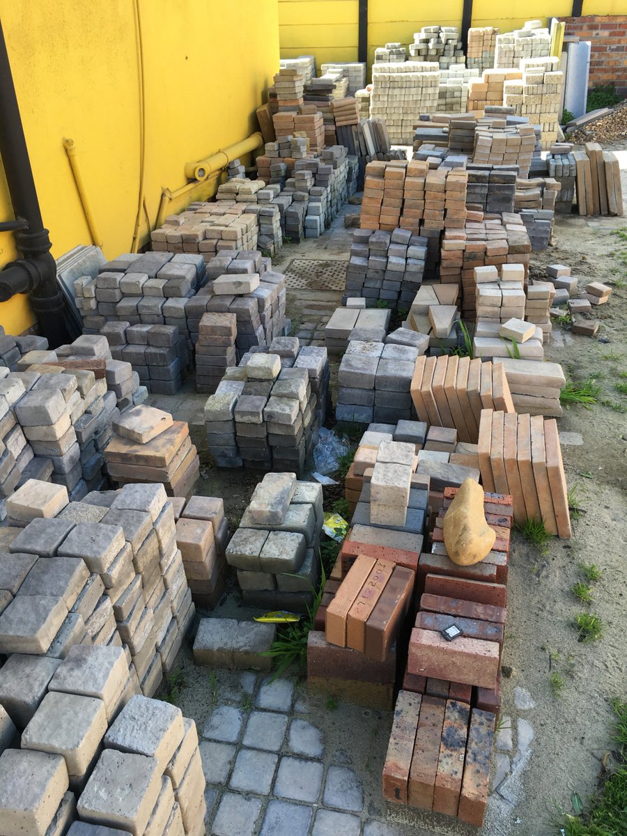 UnitedPavingCT's tweet photo. Second Hand Pavers for Sale #capetown #pavers #yardclearancesale https://t.co/MxADvA09nC https://t.co/Fol2pcF23X