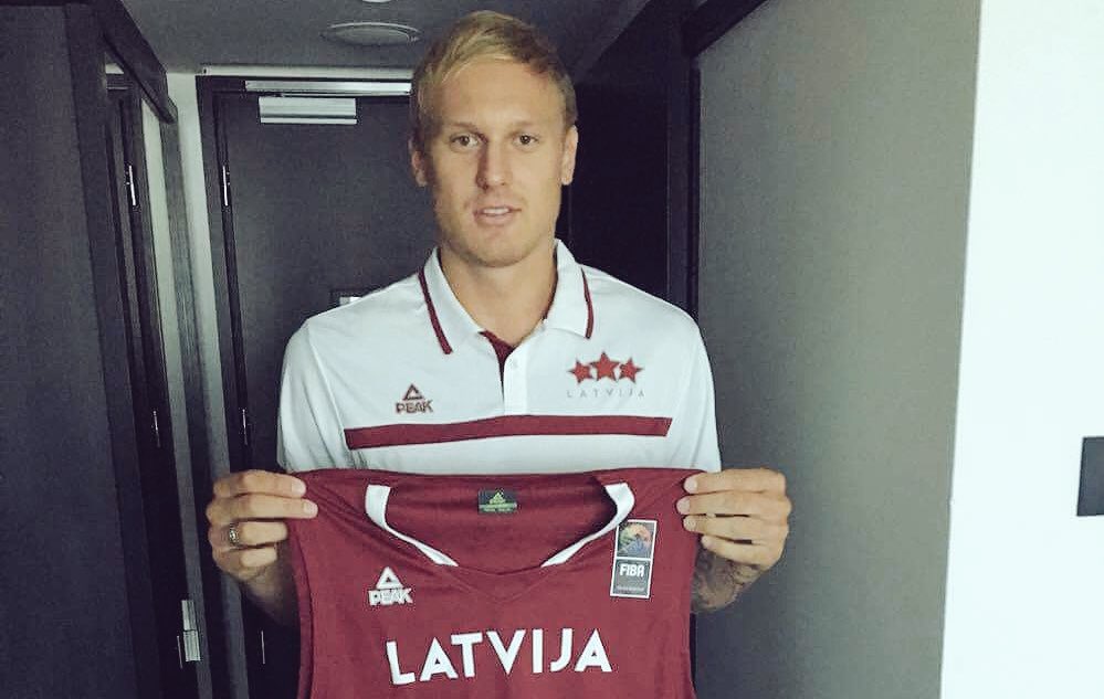 Sprite Kings of Air konkurss!Viens no tiem,kas retvītos šo tvītu,iegūs Timmas izlases kreklu un 15 XL Sprite kastes!