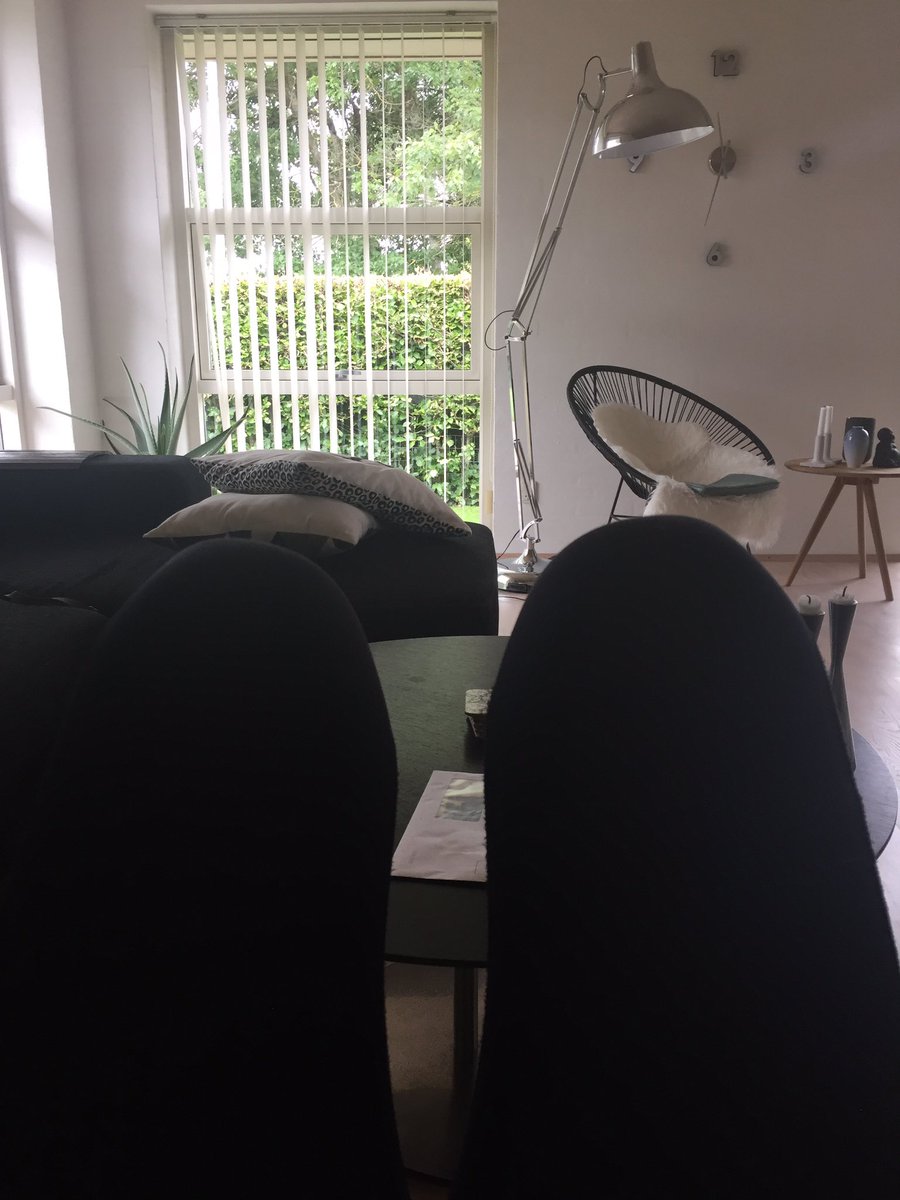 NannaAarslev's tweet photo. @AnneMetteerik min udsigt.... https://t.co/WSnZ8ZJDhV
