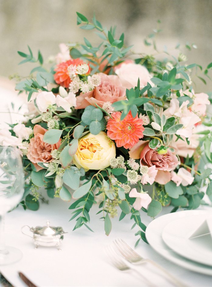 Bridestheshow's tweet photo. Here's some beautiful flowers from Kate Alban Davies Floral Design to brighten up your Monday morning! https://t.co/qrDiMpvEZS