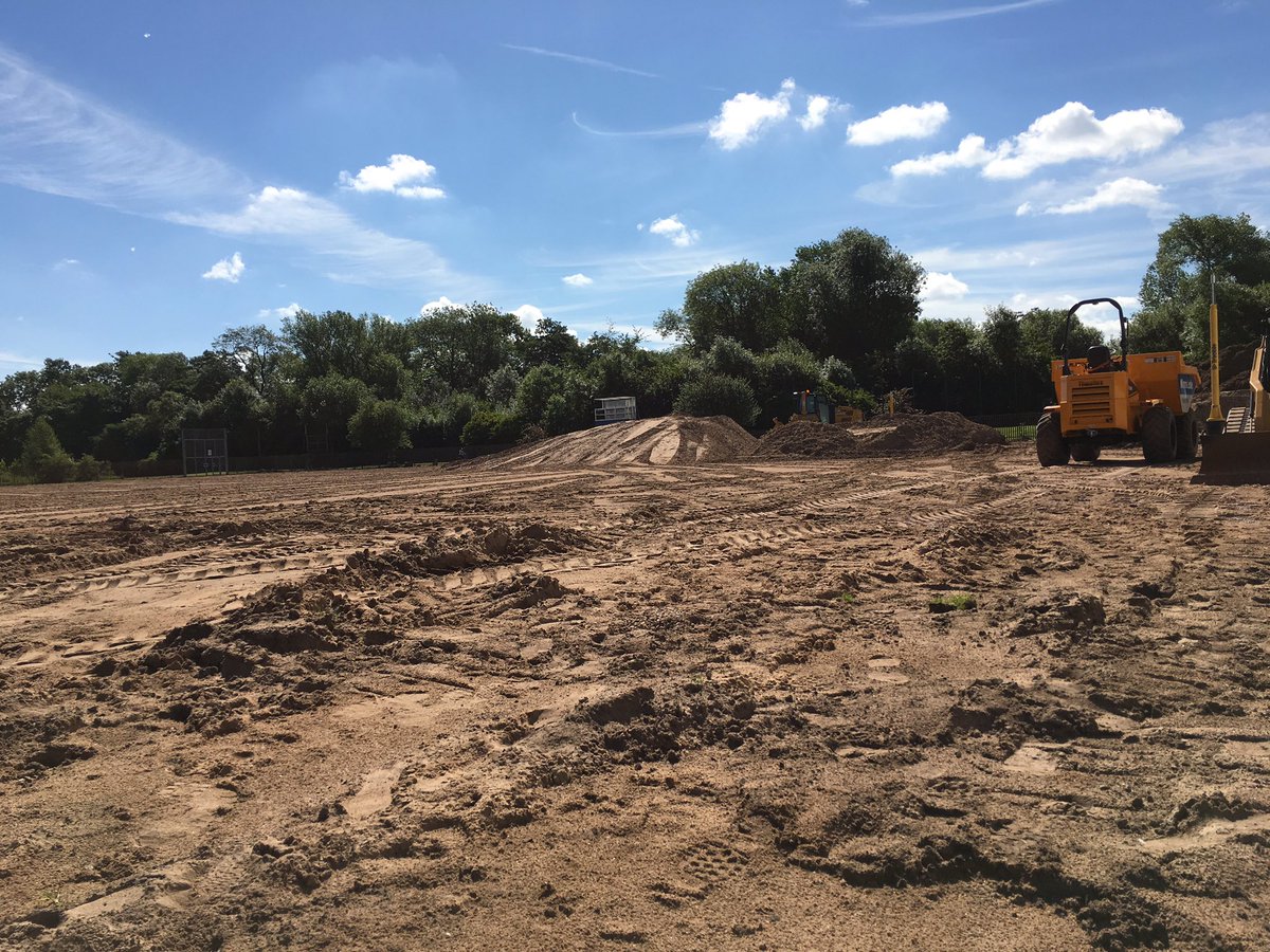 PlattLaneMMU's tweet image. Week3 pitch installation @SCSlatter great day for the beach @MMUSport @MMURUGBY @ManMetRL  #sunnydays