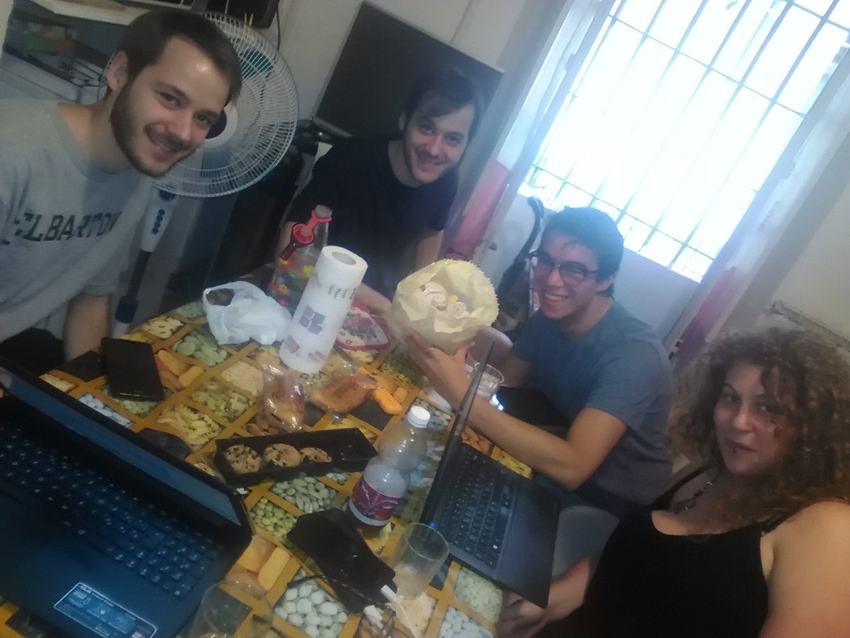 gdgtorino's tweet photo. La colazione è importante!Noi la condividiamo pensando al prossimo evento! GNAM e buon lunedì fruttuoso anche a voi! https://t.co/drv1qM5SHj