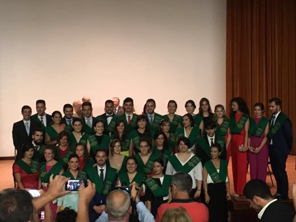 teroisa's tweet photo. Emocionante acto de graduación promoción 12/16 grado RRLL y RRHH #sedeAlgecirasUCA @orbita2com @univcadiz https://t.co/F1Q389At30