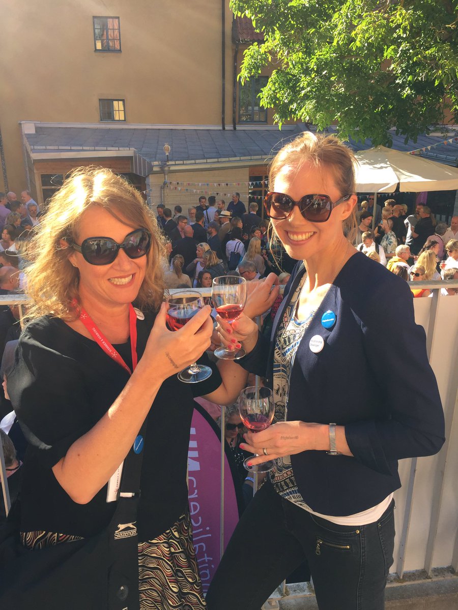 karinNzl's tweet photo. Pepped på att höra om alla spännande projekt som pågår där ute #digitaliseraNU @LWestring 😎☀️🍷 https://t.co/904UnyWqVg