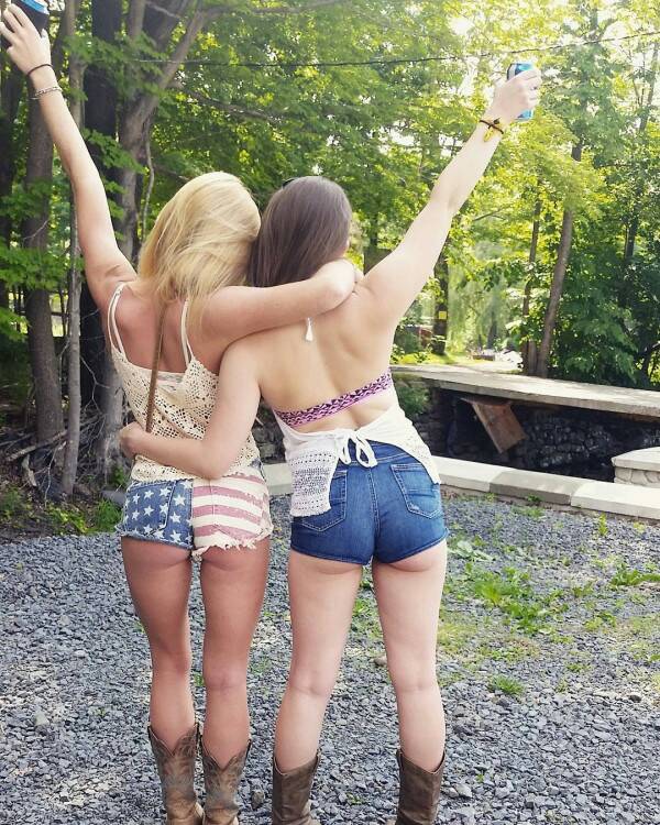 BetterthanKim_K's tweet photo. American #daisydukes #HappyIndependenceDay #bbtkk #betterthanKimK #betterthankimkardashian #StarSpangledBooty #booty https://t.co/CdPHnY4kYK