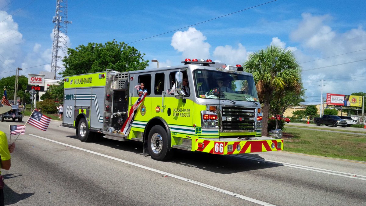 Hey there, <a href="/MiamiDadeFire/">Miami-Dade Fire Rescue</a>! Nice to see you at the #KeyLargo 4th of July parade