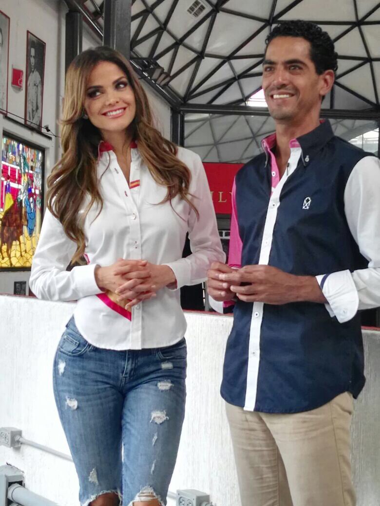 marisolglzz's tweet photo. Con el buen @ignacio_garibay 😀  ... Look: @Muletta_ https://t.co/29NzVj8Lns