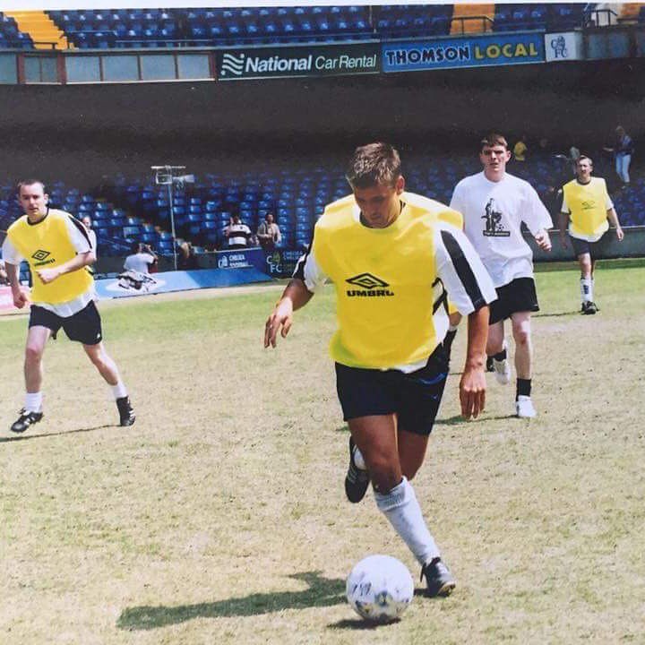 motty38's tweet photo. Back in the day at Stamford bridge. #oldschool #tekkers #umbro https://t.co/CPxCfDBdzJ