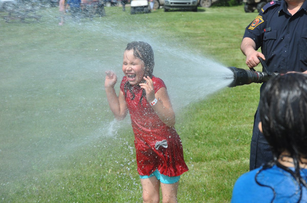 SouthPeaceNews's tweet photo. Canada Day celebration in Joussard, Alberta. 
https://t.co/J0CfyBu88K https://t.co/AbX8jUIZqY