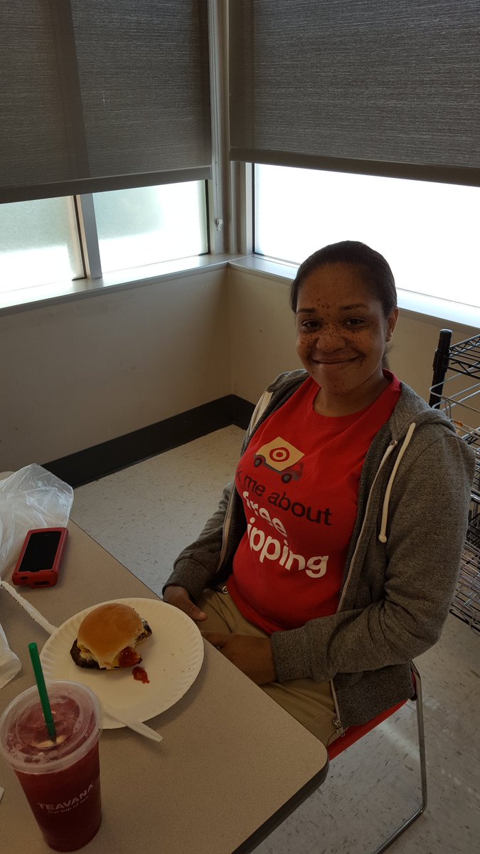JessAvery523's tweet photo. Happy 4th from #t2249 @sarahnold @julesx521 https://t.co/nCOBdFhQMz