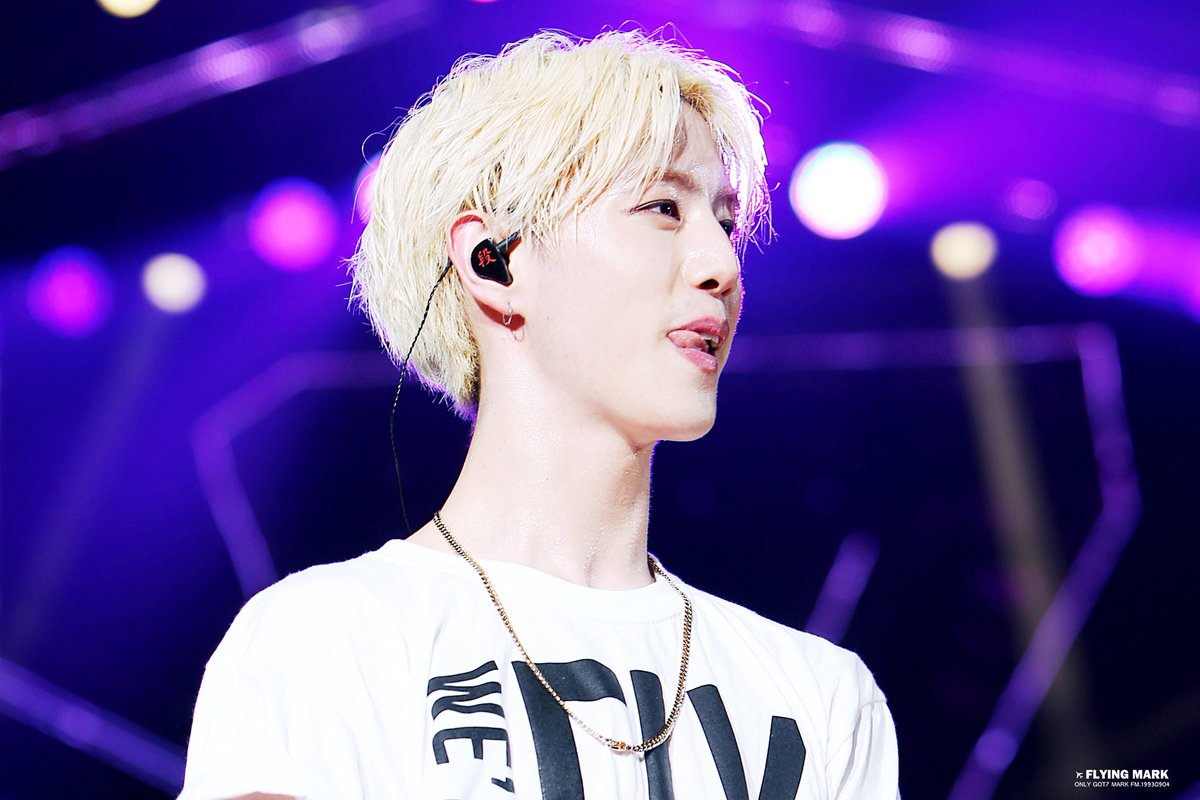 flyingmark0904's tweet photo. #GOT7 #Mark #마크 #갓세븐 [HQ] 🍀🍀 https://t.co/rYCOWtCYH5