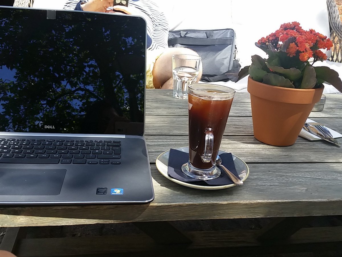 annmaya314's tweet photo. Having a 90's moment...Just explained how to make an ice coffee :) #londonlife #workingfromcafe #notinseattleanymore https://t.co/t4Py3CCayo