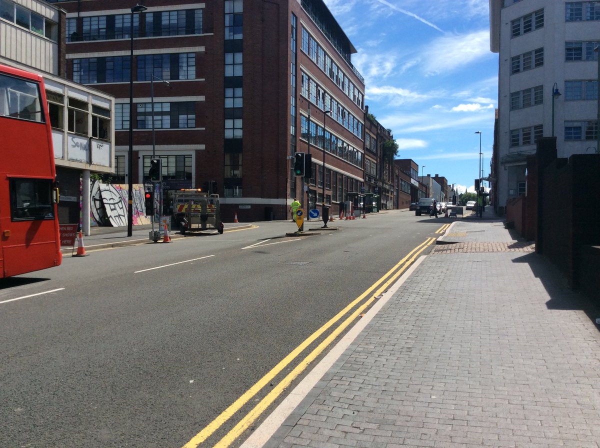 nxwestmidlands's tweet photo. Services 2,3,5,31 &amp; 50/A affected by temporary traffic lights on the junction of #BradfordStreet &amp; #AlcesterStreet. https://t.co/2pyrzpwrRt