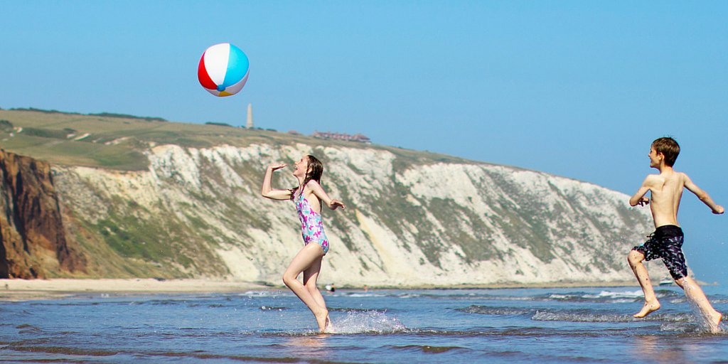 The #IsleofWight is home to over 80 exciting attractions for you and your family to visit! ow.ly/c1mz301TKLN