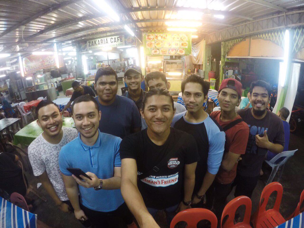 luqmannulhaikal's tweet image. Seberang jaya brotherhood iftar. #29ramadan 😎