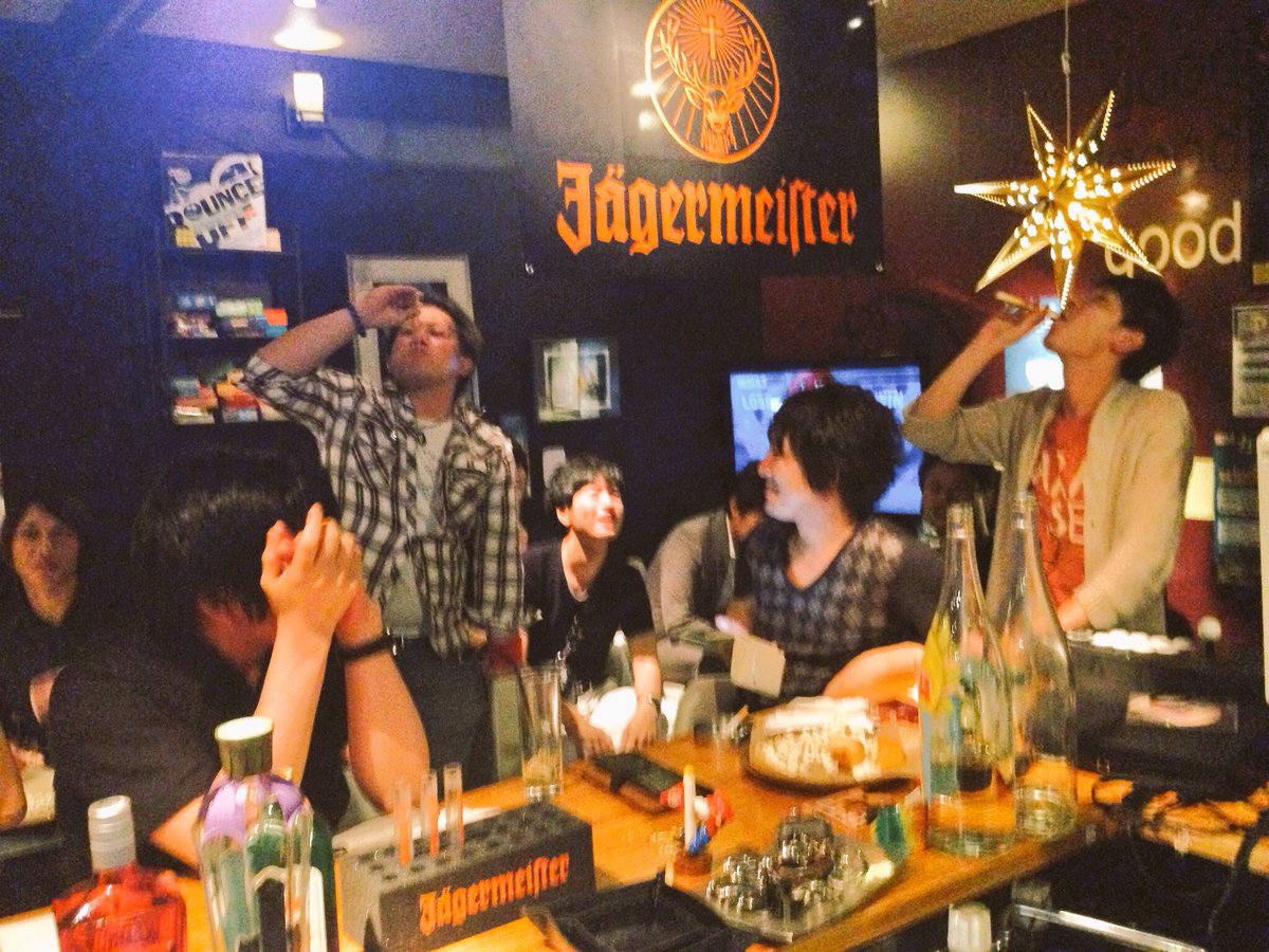 ゲームバースノーの酒場 1500 6マナコイン على تويتر 今日の最初の一杯 様々なシーンで盛り上がる イェーガーアイスショット 専用 の 冷凍庫 で 冷えた イェーガー を 専用 のショットグラス で 乾杯 できます 元気 に ゲーム が 遊べるよ スノーの酒場