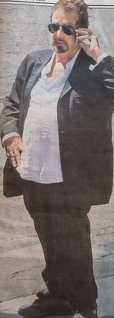 DailyNewsPics's tweet photo. From Scarface to Chubbyface #uksocialmedia #UKHashtag #atsocialmedia #uksocialmediart #fatactor #alpacino https://t.co/mUSNYDNokZ