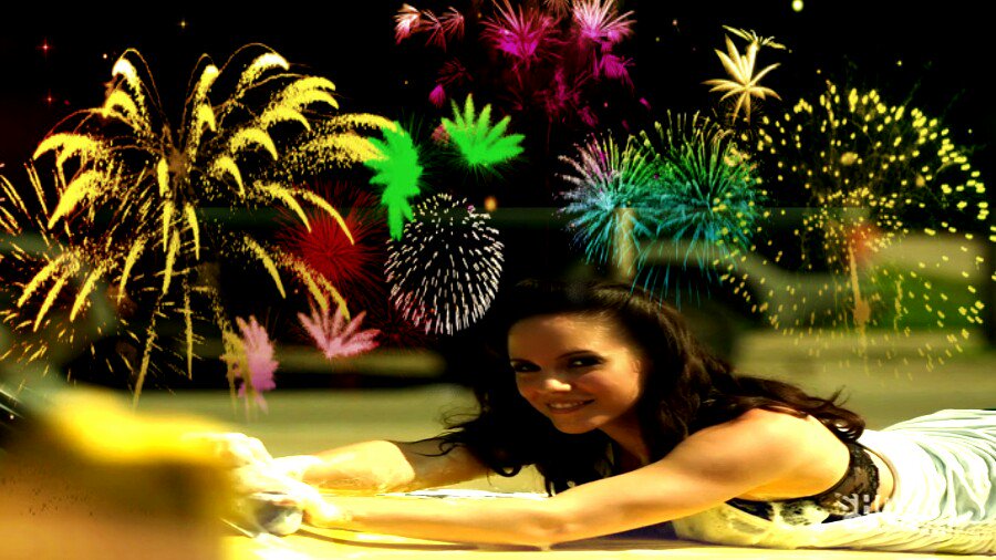 SilkSite's tweet photo. Happy 4th of July for all U #Succubus lovin (ME!) #Faebulous #LostGirl #Faebies @Anna_Silk @lovretta @emtothea :) https://t.co/ZJmDWoWe1K