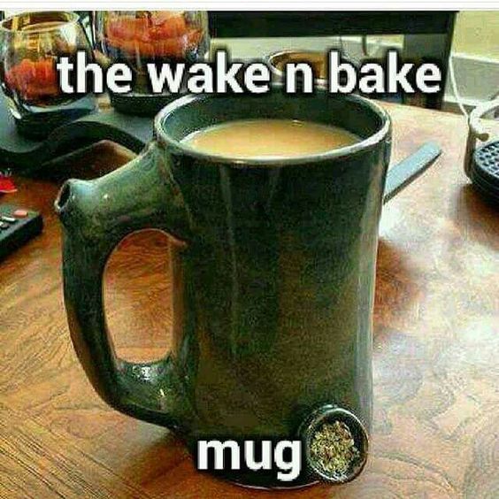 I think I've found my former art teachers mug.

#coffee #wakenbake #MondayMorning