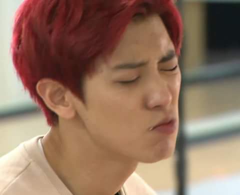 BaeBae_Suzy's tweet photo. Chanyeol's reaction when he ate the hot pepper 😂 https://t.co/WkAc2KWbLF