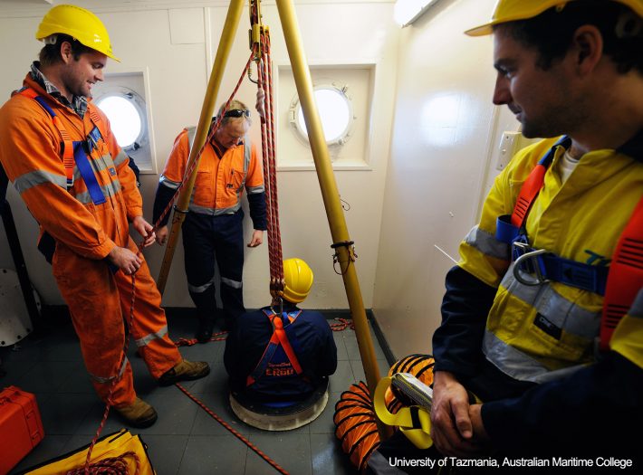 MedPorts's tweet photo. Entra en vigor una regla de seguridad relativa a los espacios cerrados de los buques - https://t.co/UqQKmy8ByO https://t.co/XmcwhhGhhA