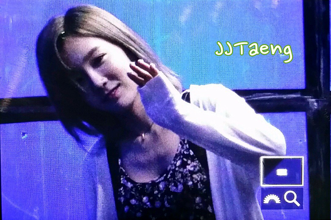 [PIC][04-07-2016]TaeYeon xuất hiện tại SM COEX để tham dự Fansign thứ 3 cho "WHY" vào tối nay CmhNNXeUcAEUfV7