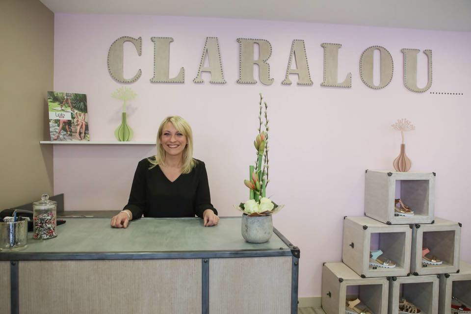 bge_lo's tweet photo. Stéphanie Lengagne a ouverte son magasin de chaussures à #LePortel place Poincaré «Claralou Boots» #créateur #bgelo https://t.co/TumkJPvTeY