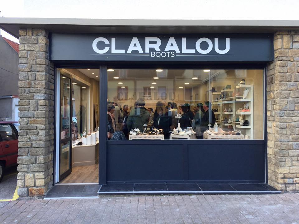 bge_lo's tweet photo. Stéphanie Lengagne a ouverte son magasin de chaussures à #LePortel place Poincaré «Claralou Boots» #créateur #bgelo https://t.co/TumkJPvTeY