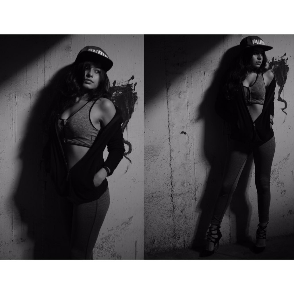 prernamehraa's tweet photo. Hey guys please like my entry:

https://t.co/vit7z9OYqs

#RihannaXPumaMyntra https://t.co/aFpl1K8UG5