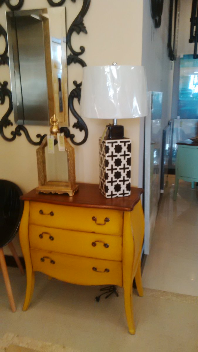 MariyumFahad's tweet photo. Lamps so bright they shine like the happy eyes #EidKiKhushiyan https://t.co/icQrVSvArQ