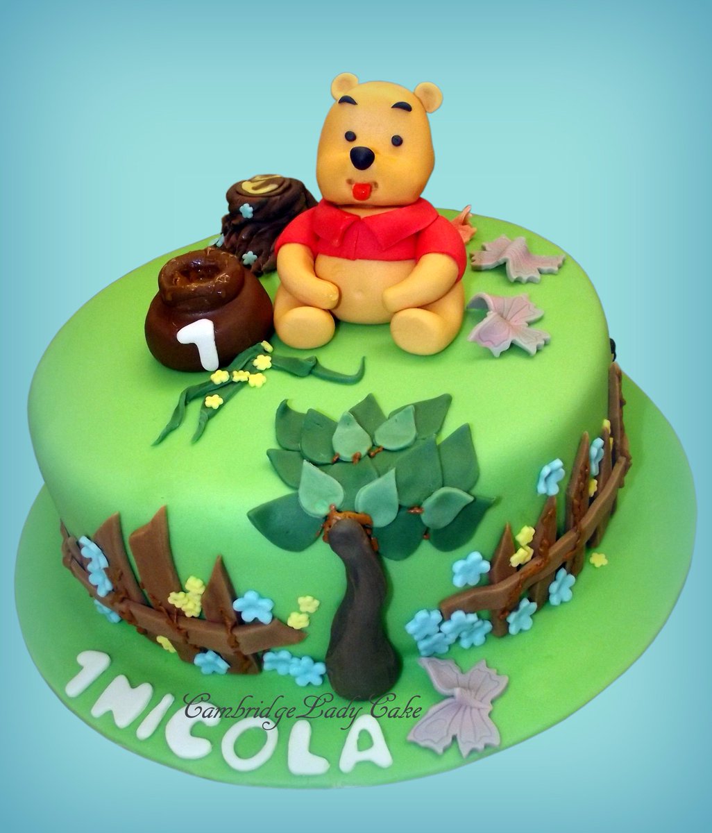 CambLadycake's tweet photo. Winnie the pooh, Birthday cake. https://t.co/yqLV08Couh