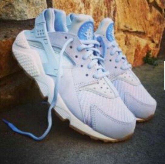 DavilopezPaez's tweet photo. Zapatos y ropa deportiva de todas las marcas a buen precio md o 634861290 https://t.co/wZnVD8BQLm