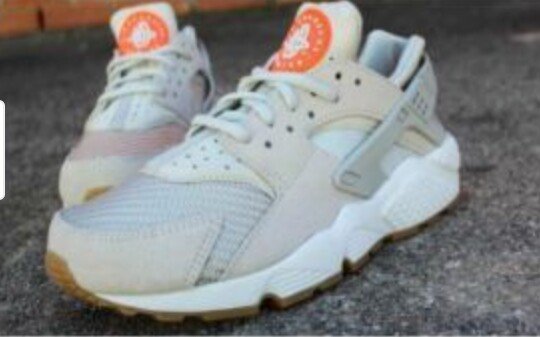 DavilopezPaez's tweet photo. Zapatos y ropa deportiva de todas las marcas a buen precio md o 634861290 https://t.co/wZnVD8BQLm