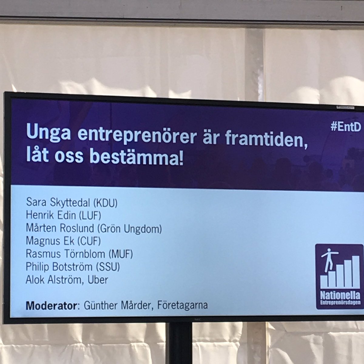 GrantThorntonSE's tweet photo. Fullt både i lokal o på scen. Ungdomsförbunden är här! @gunthermarder @GrantThorntonSE #Almedalen #EntD https://t.co/m9htp465Kf