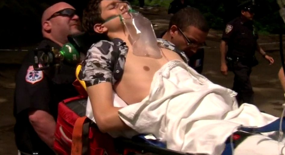 Teenage @univmiami student injured in Central Park explosion facing amputation:local10.com/news/universit… https://t.co/povC4EyUJf