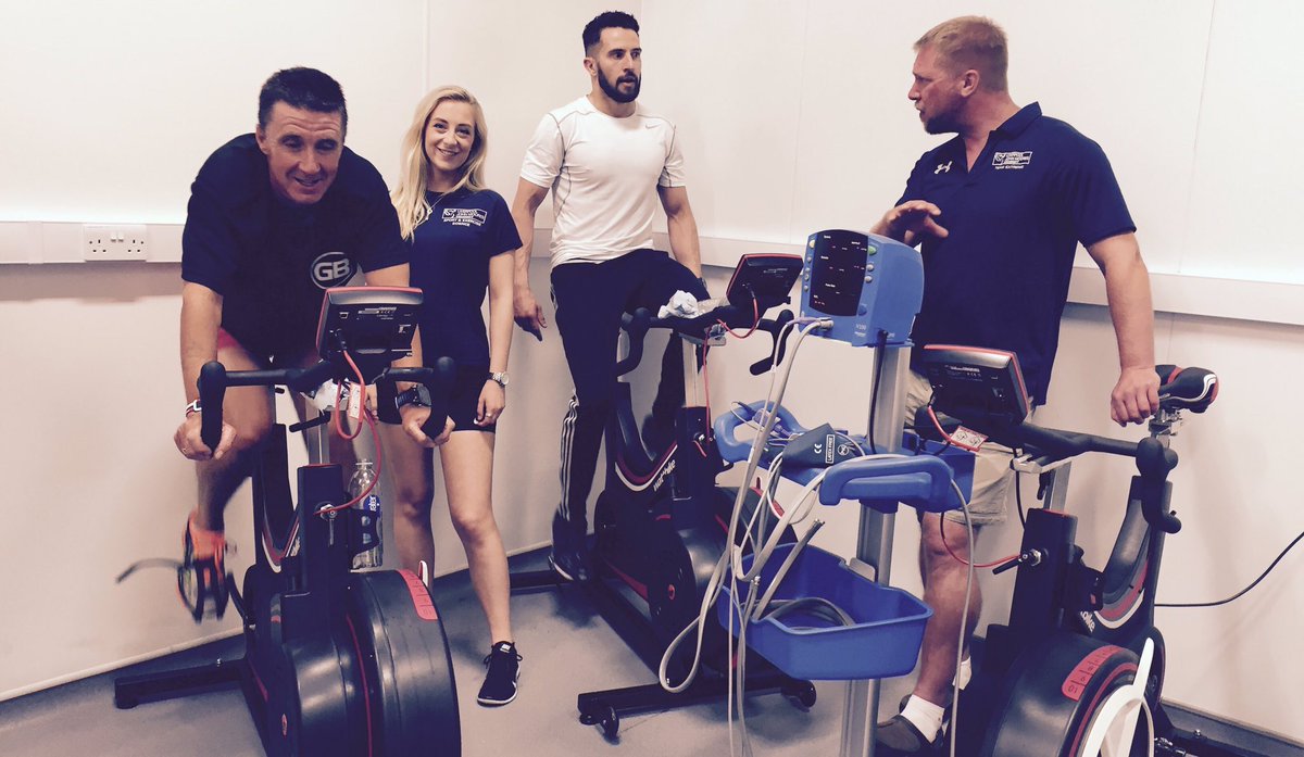 StevePrescott1's tweet image. Great to see @MikeParrActor @BeUrBestFit goin thru @SpectrumGroupUK Everest traing with @emily_jevons @LJMU