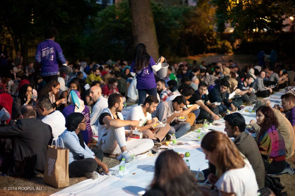 SOASalumni's tweet photo. You still have time to support @RamadanTent and their #OpenIftar2016 project! https://t.co/yuc0Rh0bqP https://t.co/d5PO3Jokmc