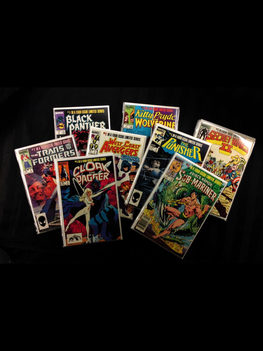 BatCaveCollect's tweet photo. We blow out the #comicbook sets at the Newmarket Card &amp; Comics Show - join us July 9, 10-4pm. Info @TorontoCardShow https://t.co/D0COgLh30D