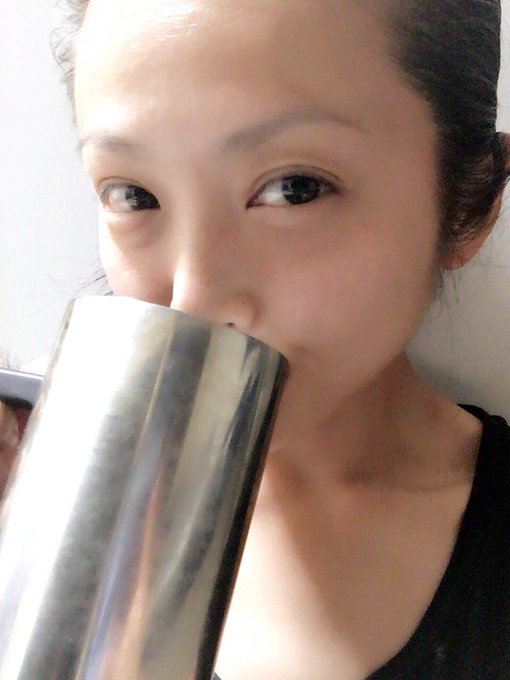 日高ゆりあ’s pics and videos