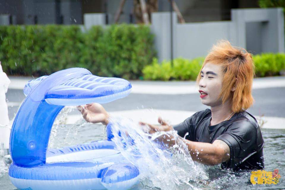 magicbelle__'s tweet photo. เออกูก็นึกว่าบ้านพี่เทพพิทักษ์แม่งมีสระน้ำ ที่ไหนได้555555555555555555555555555555555555555555555555 https://t.co/FWBBz9CiHJ